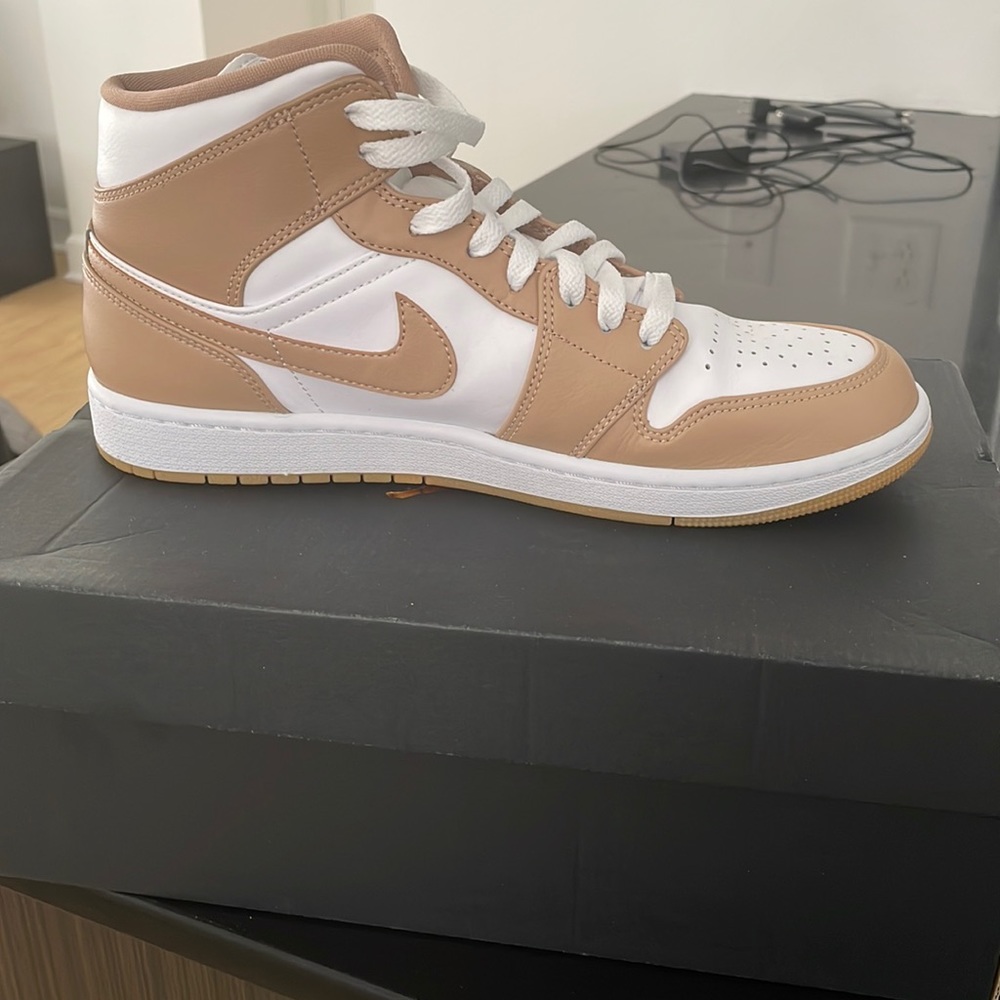 Air jordan 1 Tan-Gums - Picture 1 of 3